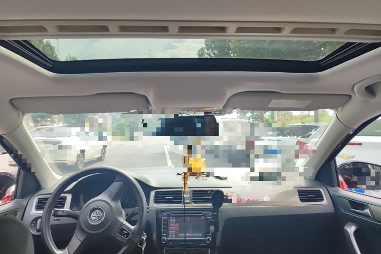 Used Volkswagen Santana 2015 1.6L Automatic Comfort Edition Center Console