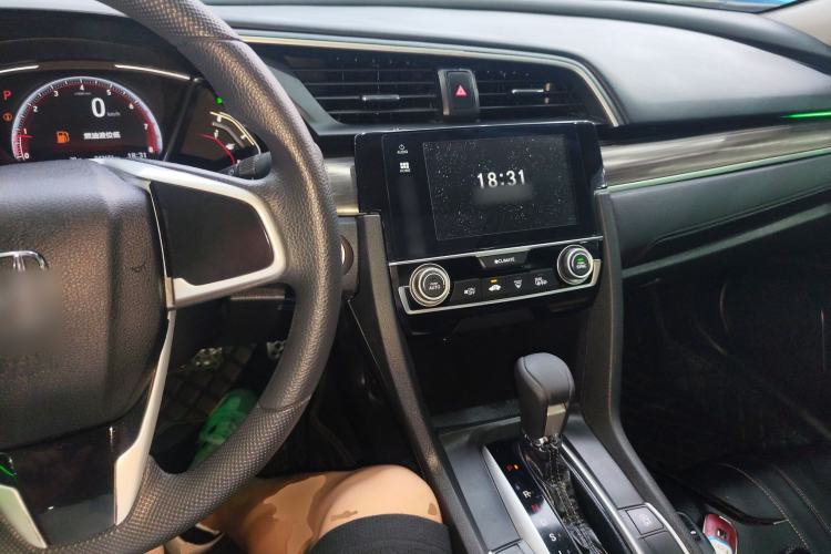 Used Honda Civic 2019 220TURBO CVT Dynamic Edition China VI Emission Standard Center Console