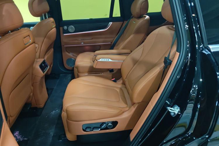 Used Hima AITO M9 2025 Extended-Range Ultra Version 52 kWh 6-Seater Left Rear Seat