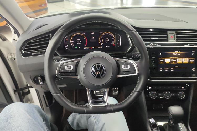 Used Volkswagen Tiguan L 2021 330TSI Automatic Two-Wheel Drive R-Line Enhanced Edition Steering Wheel