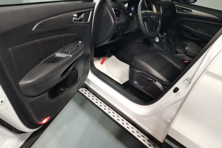 Used CHANGAN CS75 2016 1.8T Automatic Elite Model China V Standard
