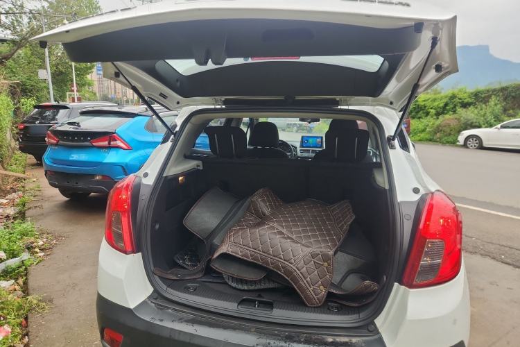 Used Buick Encore 2015 1.4T Automatic Two-Wheel Drive Urban Elite Version
