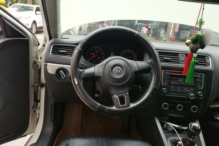 Used Volkswagen Sagitar 2014 Revised Version 1.6L Manual Comfort Edition