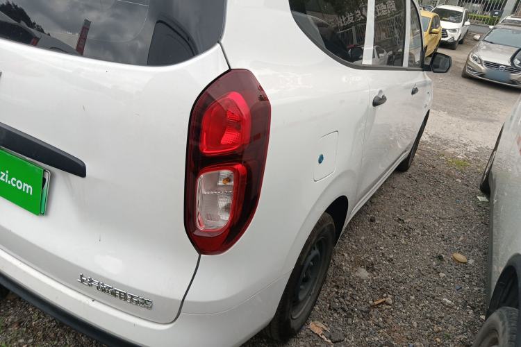 Used Wuling Hongguang New Energy 2025 Extended-Range Hybrid 50 km Standard Version Exterior 3