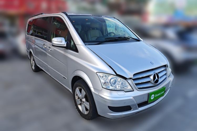 Used Mercedes-Benz Viano 2012 2.5L Hospitality Edition Front Right 45 Deg