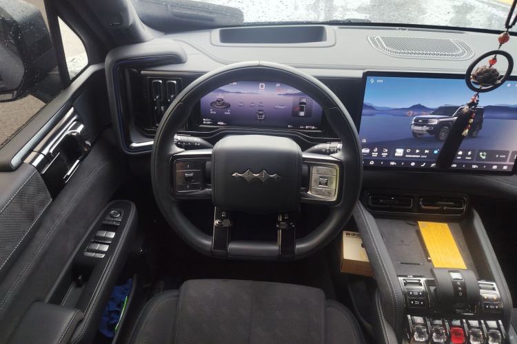 Used Formula Leopard 5 2023 Cloud Ride Flagship Edition
