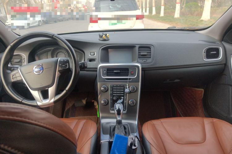 Used Volvo V60 2014 Facelift T5 Zhiyi Edition
