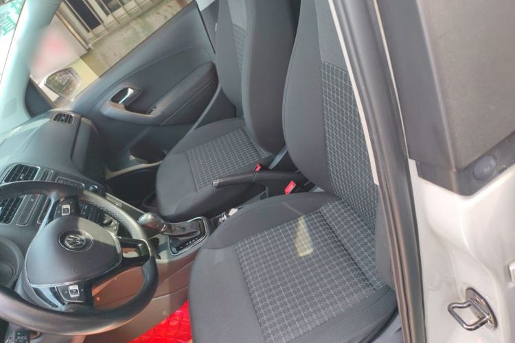 Used Volkswagen Polo 2016 1.6L Automatic Comfort Model
