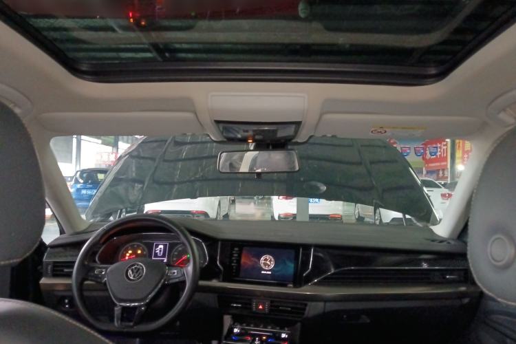 Used Volkswagen Passat 2020 Facelift 330TSI Elite Edition China VI Standard Headliner