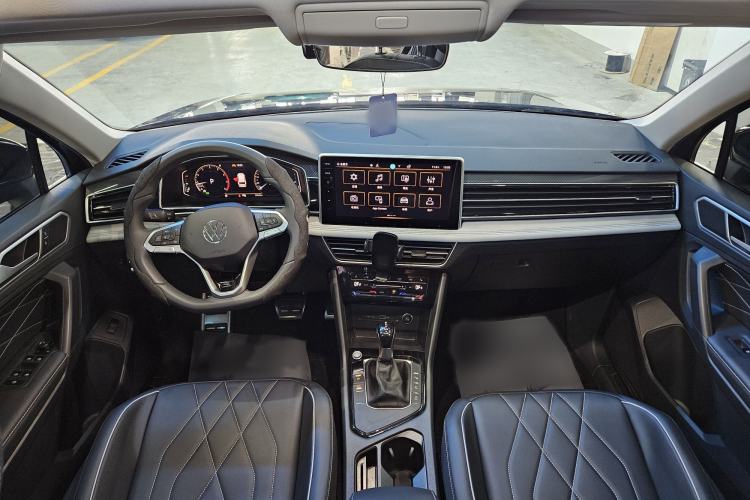 Used Volkswagen Tiguan L 2024 Outstanding Model 330TSI Automatic Two-Wheel Drive R-Line Dragon Glory Edition