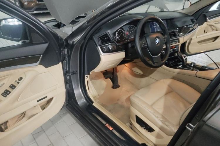 Used BMW 5 Series 2012 535Li Leading Model
