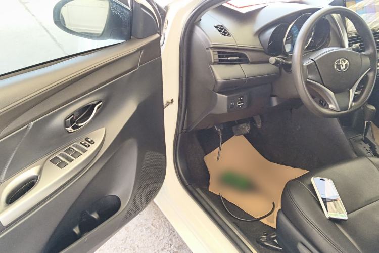 Used Toyota YARiS L Zhi Xuan 2015 1.5E Automatic Charm Edition