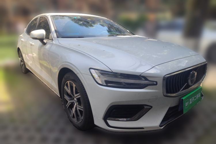 Used Volvo S60 2026 Model B4 Zhiyi Luxury Edition
