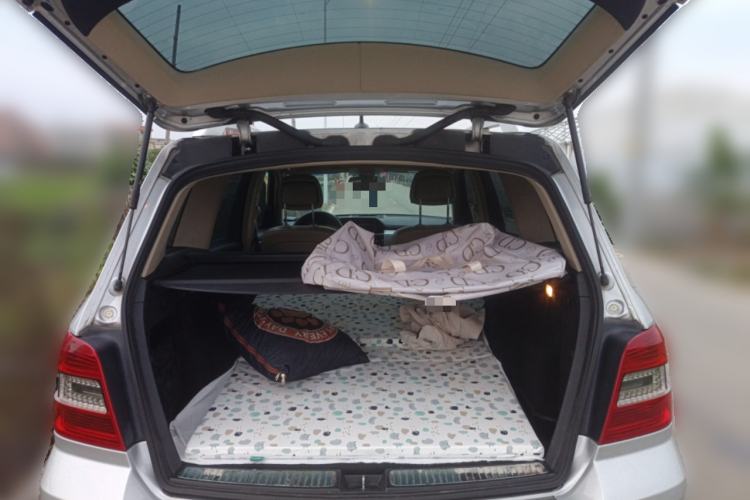 Used Mercedes-Benz GLK-Class 2010 GLK 300 4MATIC Fashion Model Trunk