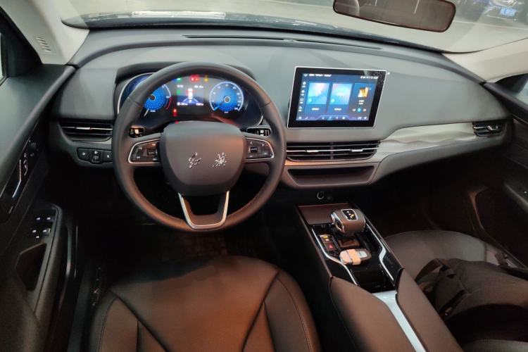 Used Hongqi E-QM5 2022 431 km Charge & Enjoy Edition