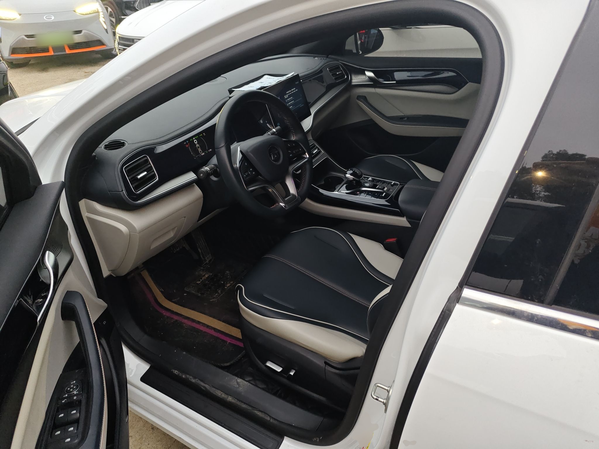 Переднее сиденье в автомобиле