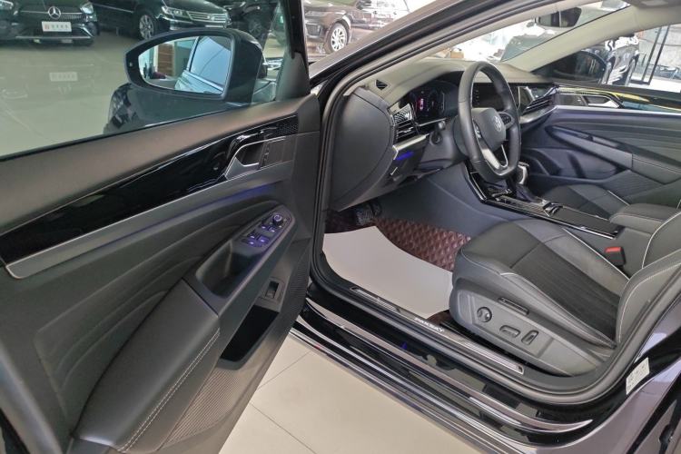 Used Volkswagen Passat 2022 330TSI Starry Luxury Edition