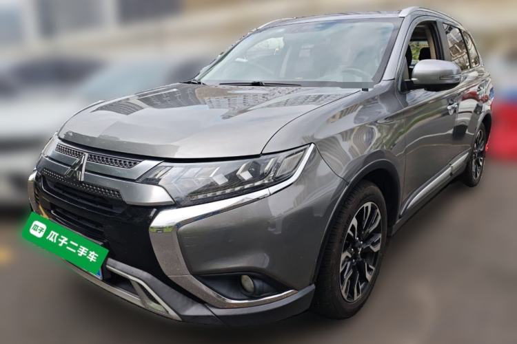 Used Mitsubishi Outlander 2019 2.4L 4x4 Zhi Xiang Edition 7 Seats China VI Standard