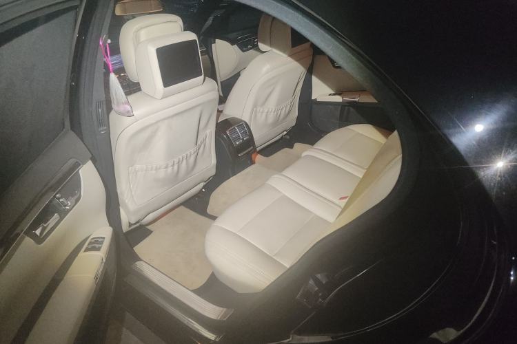 Used Mercedes-Benz S-Class 2010 S 300 L Prestige Edition Left Rear Seat