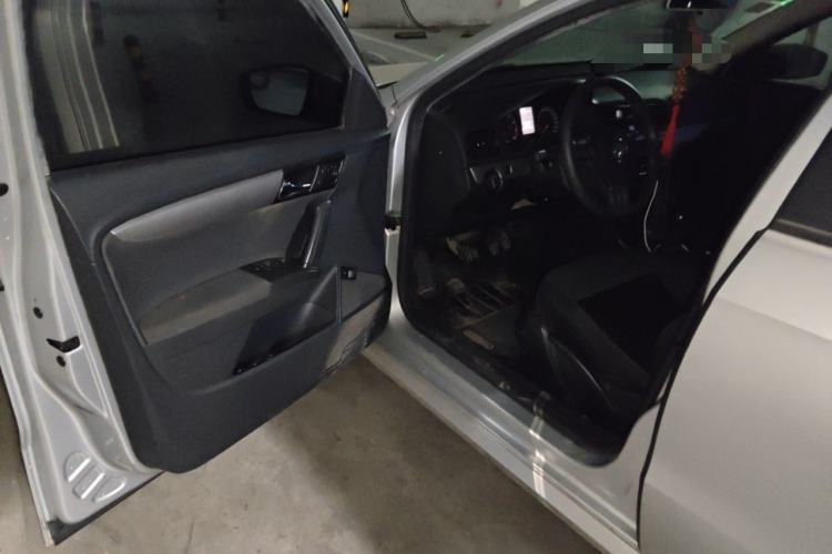 Used Volkswagen Lavida 2013 Revised Classic 1.6L Manual Fashion Edition Driver Seat