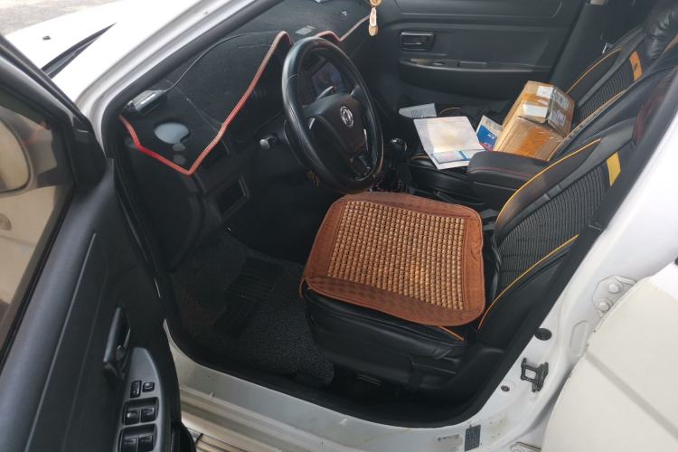 Used Dongfeng Fengon 330 2014 1.5L Manual Standard Edition DK15-02
