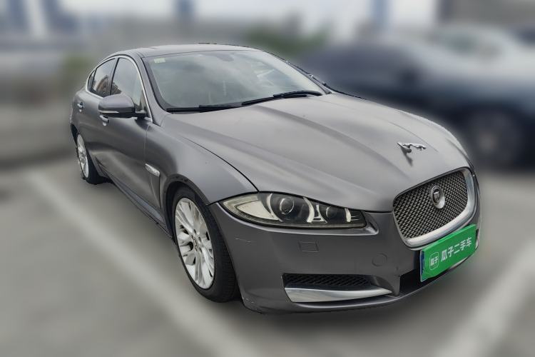 Used Jaguar XF 2013 XF 2.0T Luxury Edition Front Right 45 Deg