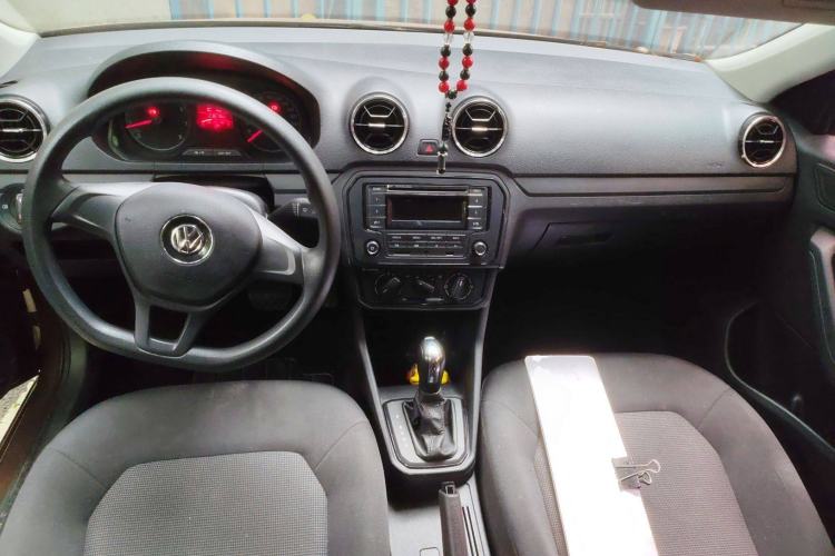 Used Volkswagen Jetta 2017 1.5L Automatic Fashion Model Center Console