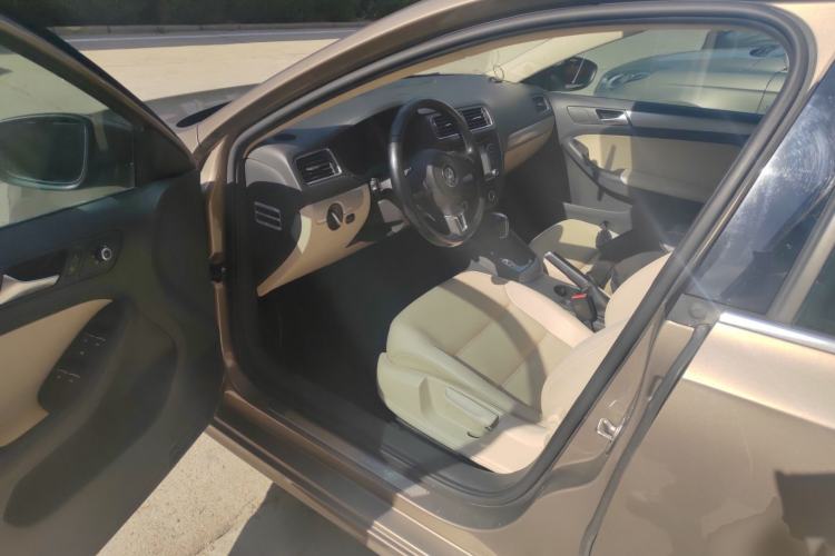 Used Volkswagen Sagitar 2012 1.6L Automatic Fashion Edition Driver Seat