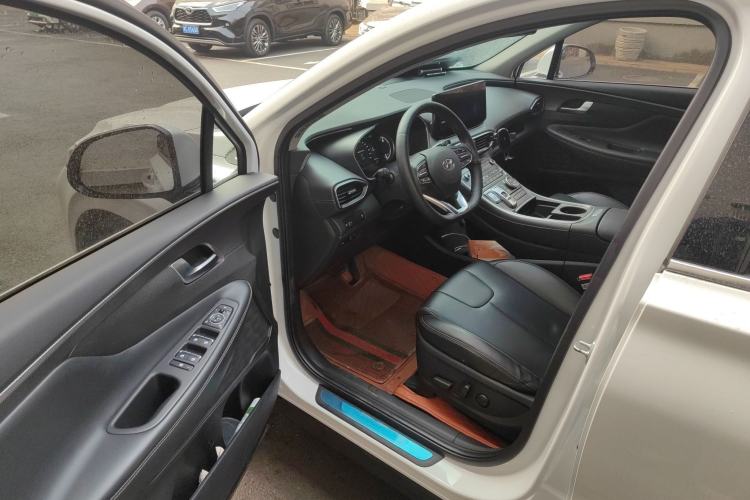 Used Hyundai Santa Fe 2023 Traveler 380T GDi Automatic All-Wheel Drive GLX HTRAC Elite Edition Driver Seat