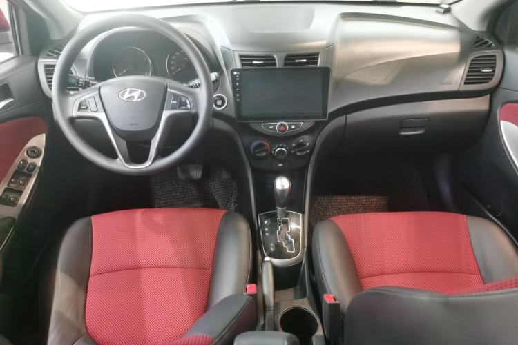 Used Hyundai Verna Ray 2014 1.6L Automatic TOP Center Console