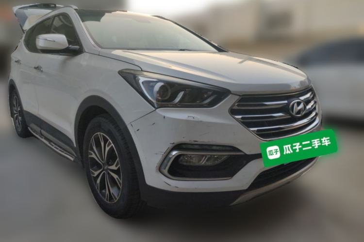 Used Hyundai Santa Fe 2017 2.0T Automatic Two-Wheel Drive Smart Version 7 Seats
