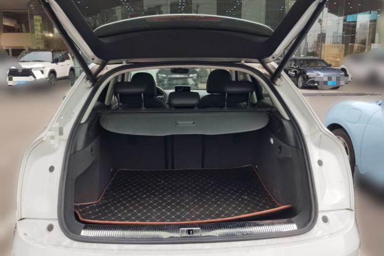 Used Audi Q3 2018 30th Anniversary Edition 35 TFSI quattro all-wheel-drive sport model Trunk