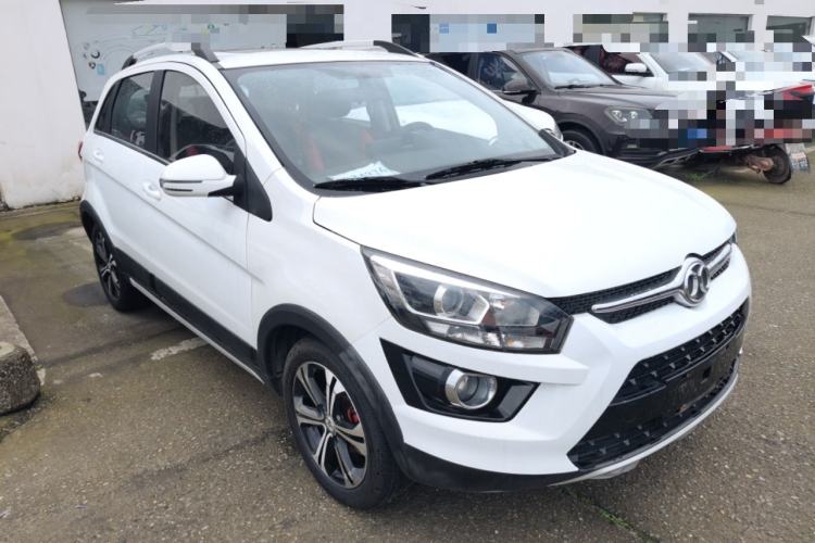 Used BAIC Senova X25 2015 1.5L Manual Elite Edition Front Right 45 Deg