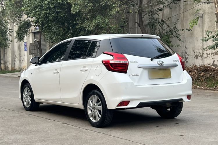 Used Toyota YARiS L Zhi Xuan 2017 1.5G CVT JingSu Model with Upgraded Sunroof Exterior 2