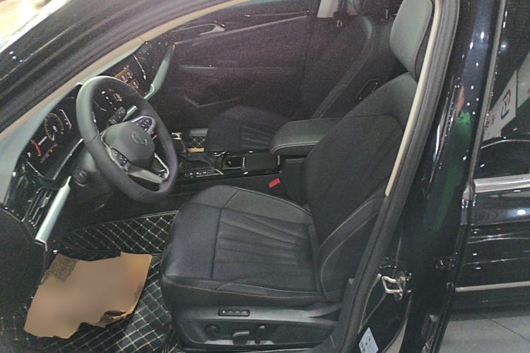 Used Volkswagen Passat 2025 Outstanding Model 330TSI Starry Elite Edition
