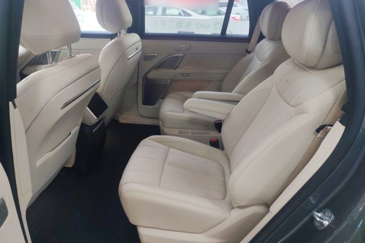 Used ONVO Luxeed L90 2025 Model—Ultra Six-Seater Version
