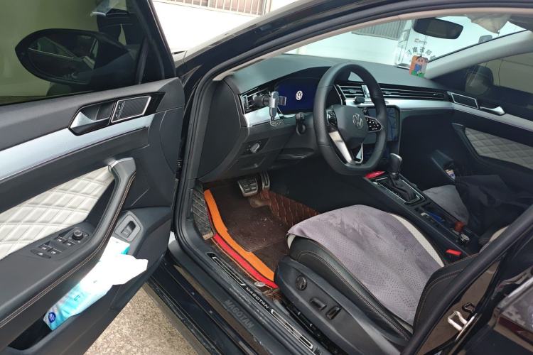 Used Volkswagen Magotan 2023 2 Million Units Commemorative Edition 330TSI DSG Luxury Version Driver Seat