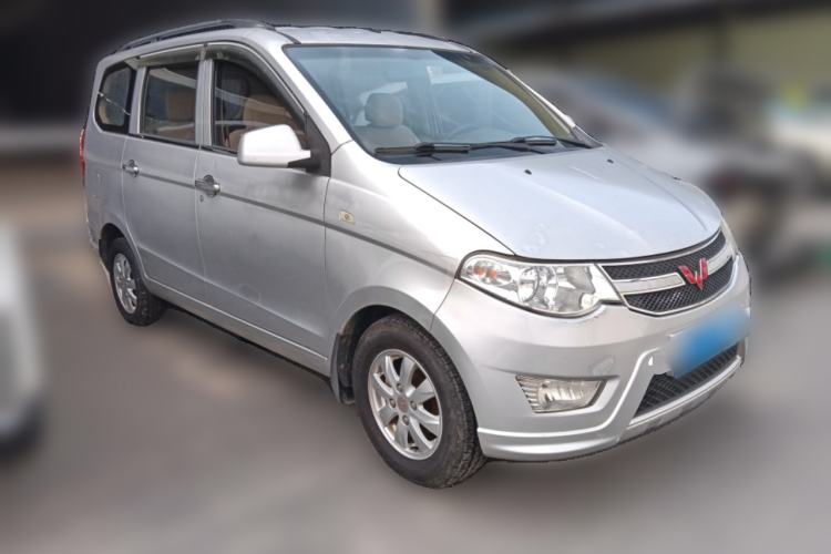 Used Wuling Hongguang 2015 1.5L S Basic Version China V Standard Front Right 45 Deg