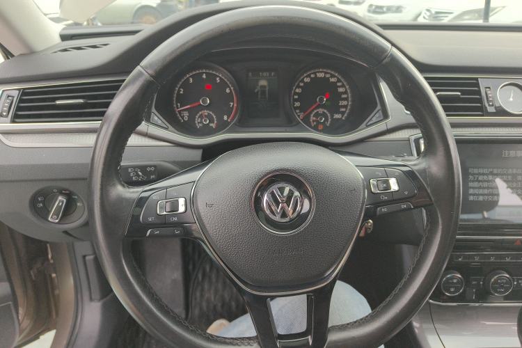 Used Volkswagen Passat 2016 330TSI DSG Luxury Edition