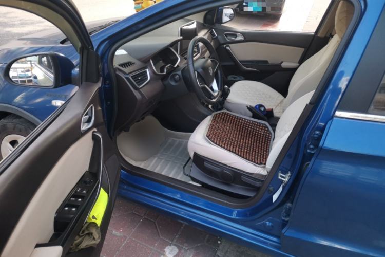 Used Baojun 310W 2017 1.5L Manual Comfort Version China V Driver Seat
