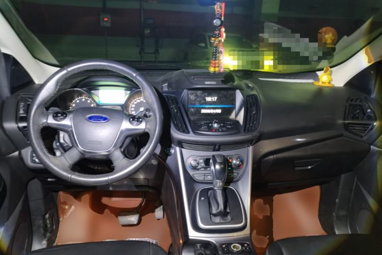 Used Ford Kuga 2015 1.5L GTDi Four-Wheel-Drive Elite Model Center Console