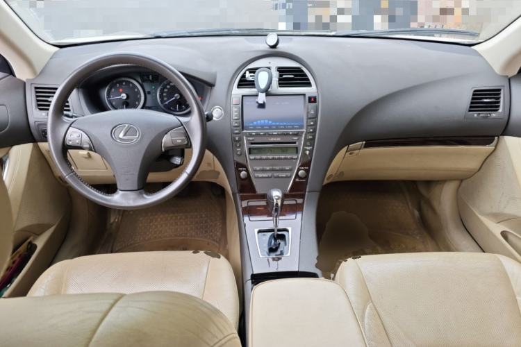 Used Lexus ES 2010 240 Elegant Edition Center Console