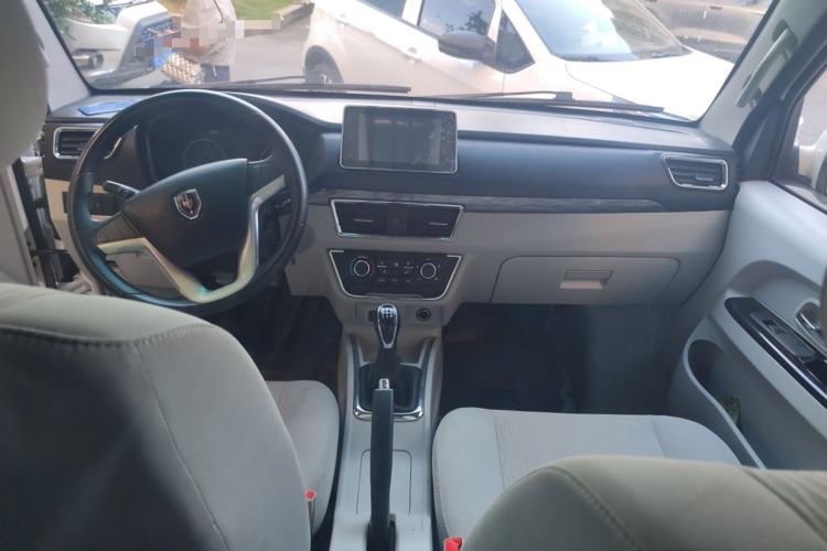 Used Jinbei New Hiace S 2023 1.6L Luxury Cargo Version 2/5-Seater SWD16M
