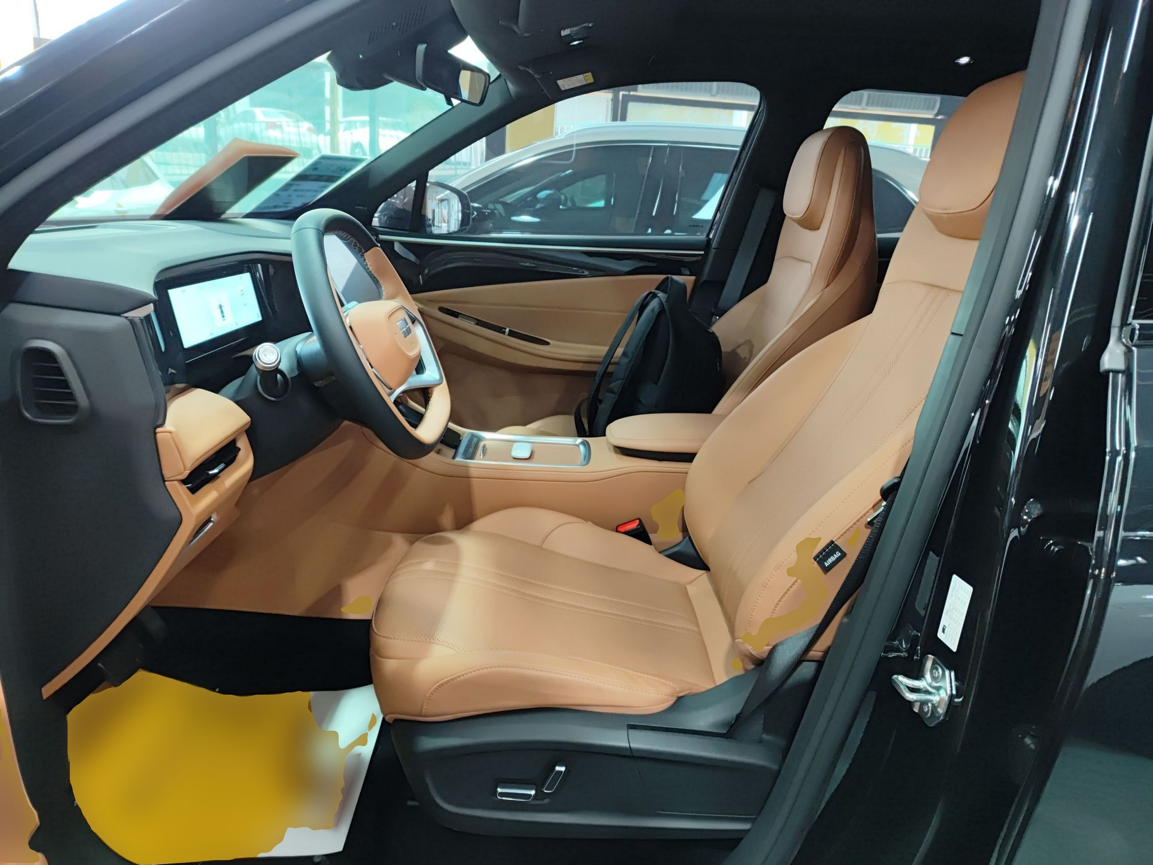 المقاعد الأمامية داخل السيارة