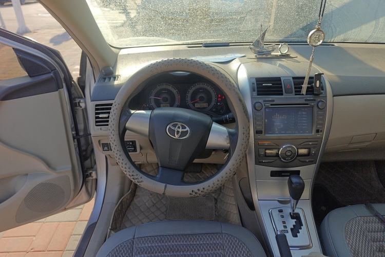 Used Toyota Corolla 2012 Luxurious Edition 1.8L CVT GL-i
