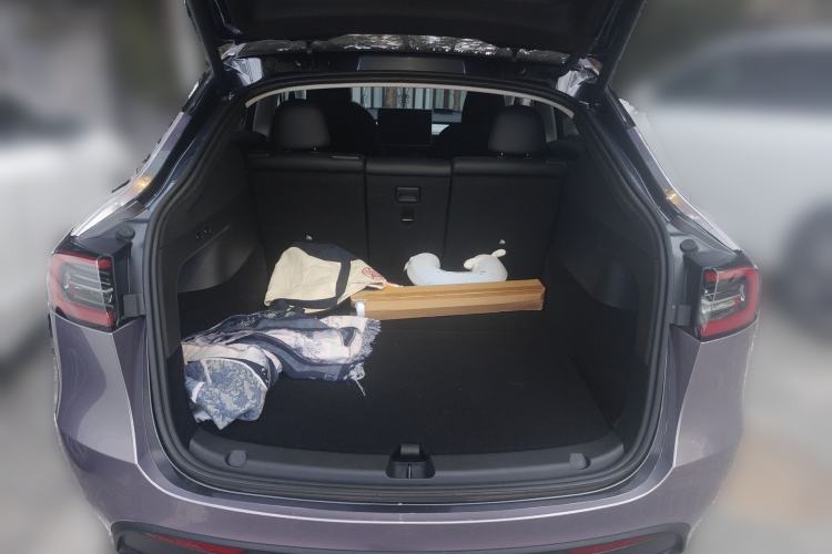 Used Tesla Model Y 2024 Rear-Wheel-Drive Version
