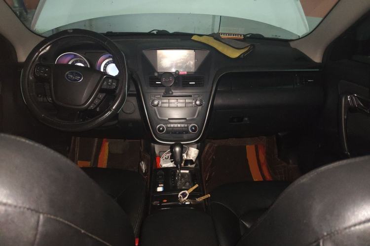 Used Bestune X80 2015 2.0L automatic comfort version
