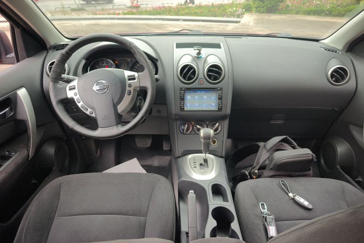 Used Nissan Qashqai 2012 2.0 XL Fire CVT 2WD Center Console