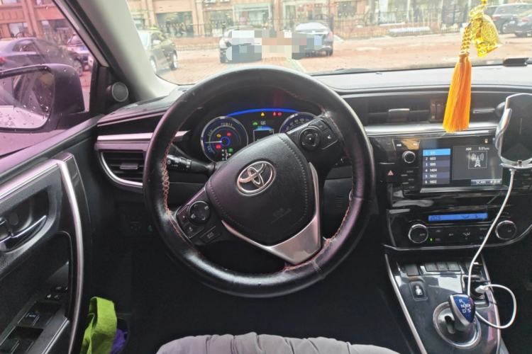 Used Toyota Corolla 2016 Dual-Engine 1.8L E-CVT Luxury Edition