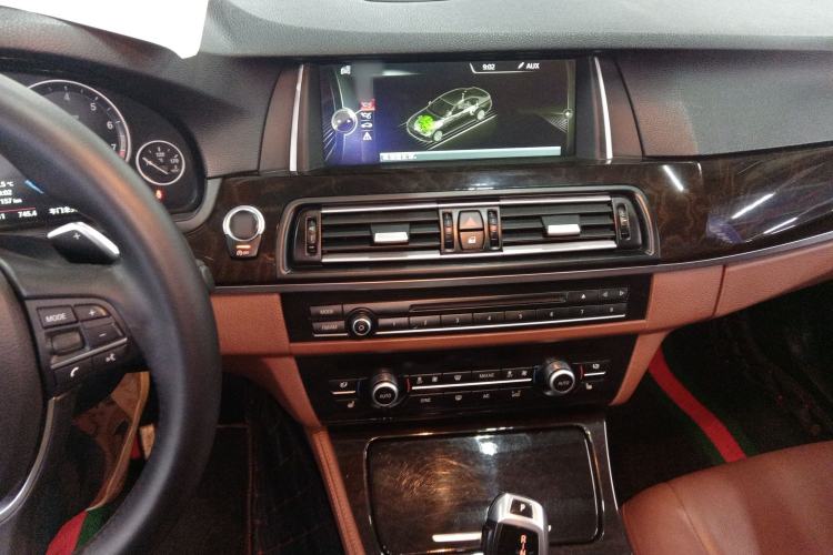 Used BMW 5 Series 2014 535Li Leading Model
